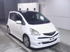 2005 Toyota Ractis